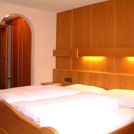 Garni Mathonerhof Hotel Ischgl Buitenkant foto