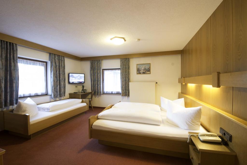 Garni Mathonerhof Hotel Ischgl Kamer foto