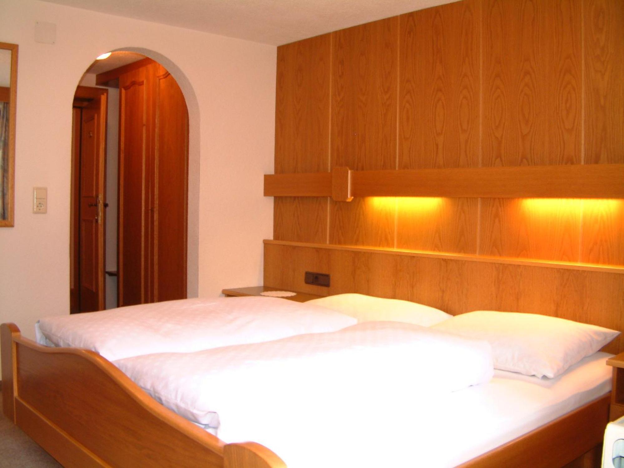 Garni Mathonerhof Hotel Ischgl Buitenkant foto